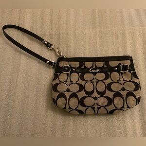 Coach Signature C Black Jacquard Patent Trim Wristlet | Classic Monogram EUC